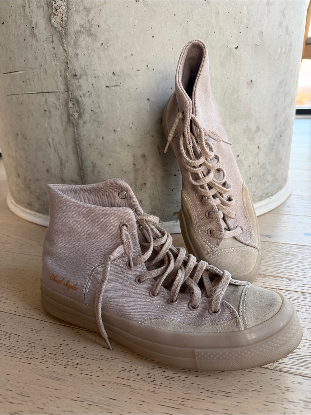 Converse High-Top Sneakers in Light Beige/Pink